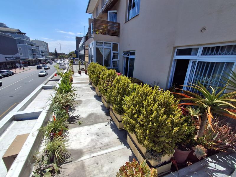 3 Bedroom Property for Sale in Sea Point Western Cape